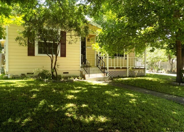 3-bedroom rental at 636 W Norwood in San Antonio, TX — photo 1