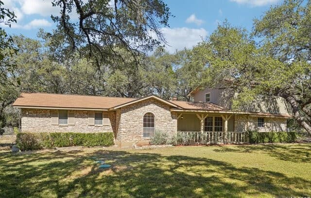 4-bedroom rental at 3761 Ridgeway in San Antonio, TX — photo 3