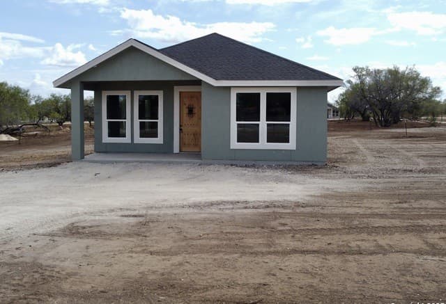 Home for sale at 1416 Corgey Rd. in Pleasanton, TX — photo 2