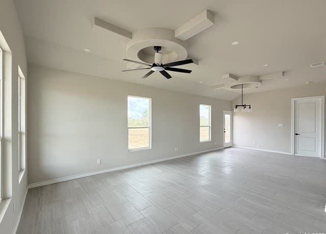 Home for sale at 1416 Corgey Rd. in Pleasanton, TX — photo 5