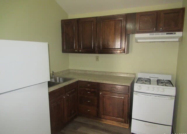 1-bedroom rental at 1934 UNIT B McKinley in San Antonio, TX — photo 2