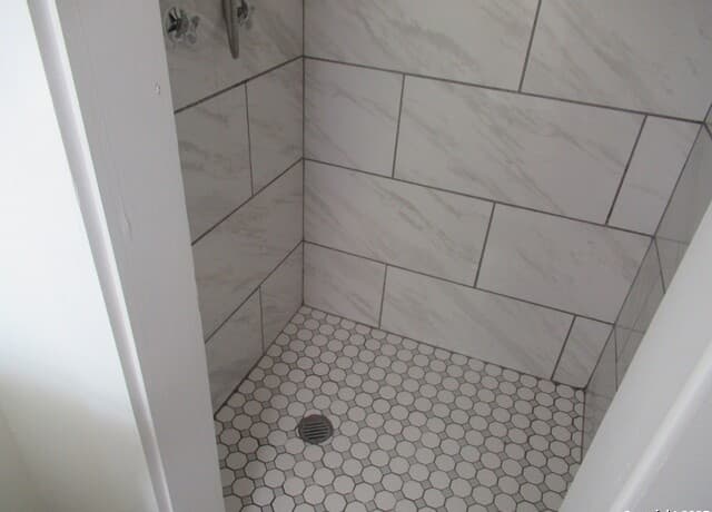 1-bedroom rental at 1934 UNIT B McKinley in San Antonio, TX — photo 5