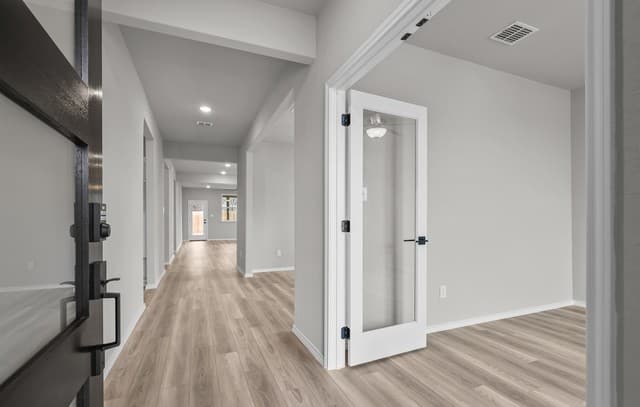 3-bedroom rental at 6510 Lowrie Block in San Antonio, TX — photo 4
