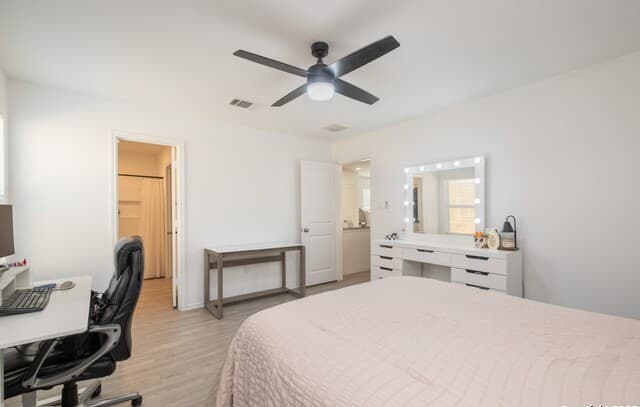 3-bedroom rental at 10227 Mesa Medina in San Antonio, TX — photo 4