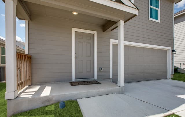 4-bedroom rental at 13926 Wool Park in San Antonio, TX — photo 3