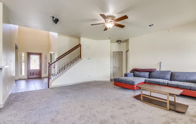 6-bedroom rental at 811 Stirrup Dr in Spring Branch, TX — photo 5