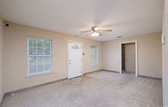 3-bedroom rental at 430 Demya in San Antonio, TX — photo 3