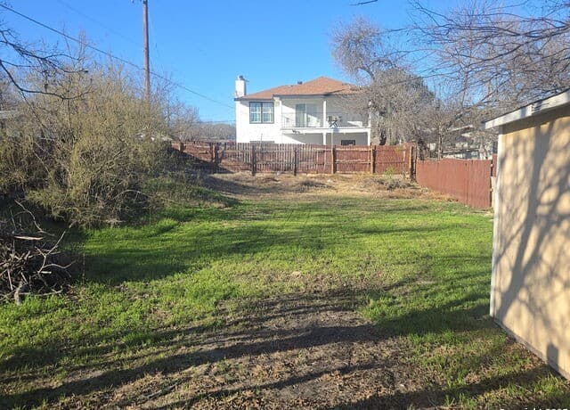 rental at 1405 Bailey Ave in San Antonio, TX — photo 4
