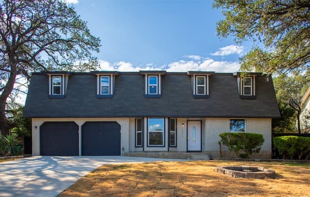 4-bedroom rental at 15611 Heimer in San Antonio, TX — photo 2