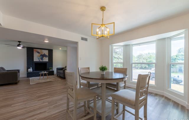 4-bedroom rental at 15611 Heimer in San Antonio, TX — photo 5