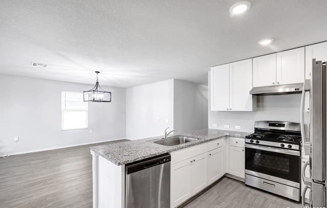 4-bedroom rental at 11927 Pewee in San Antonio, TX — photo 4