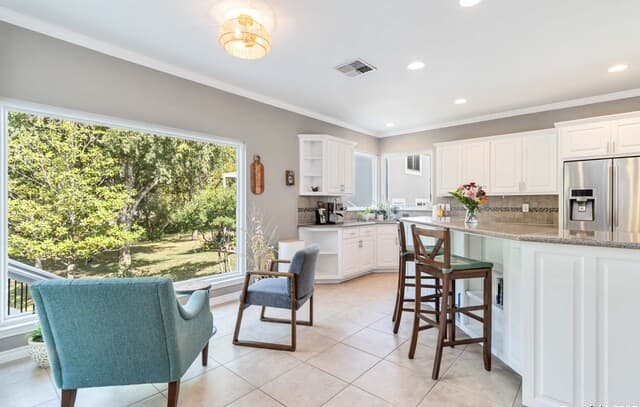 4-bedroom rental at 21927 Park View in Garden Ridge, TX — photo 3