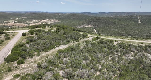 rental at PR 1717 Pr 1717 & PR #1720 in Mico, TX — photo 4