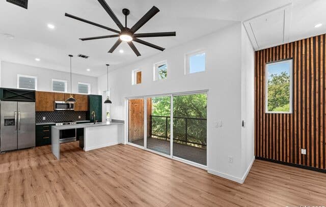 2-bedroom rental at 108 Vine St #101 in San Antonio, TX — photo 3