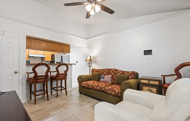 1-bedroom rental at 11610 Vance Jackson Unit 870 in San Antonio, TX — photo 2