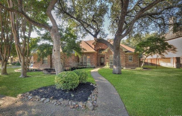 3-bedroom rental at 2204 Blackoak Bnd in San Antonio, TX — photo 1