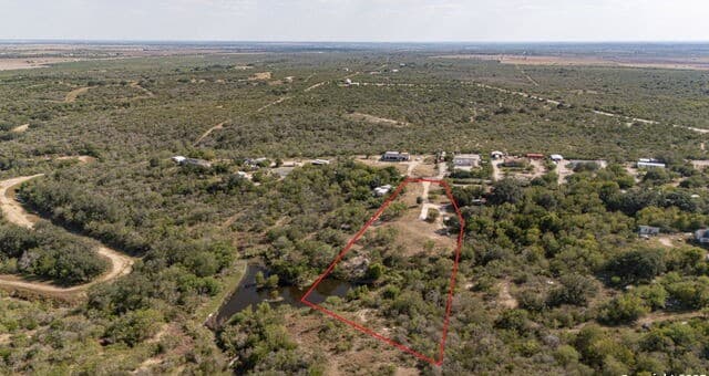 rental at 18615 Cr 5740 in Castroville, TX — photo 3