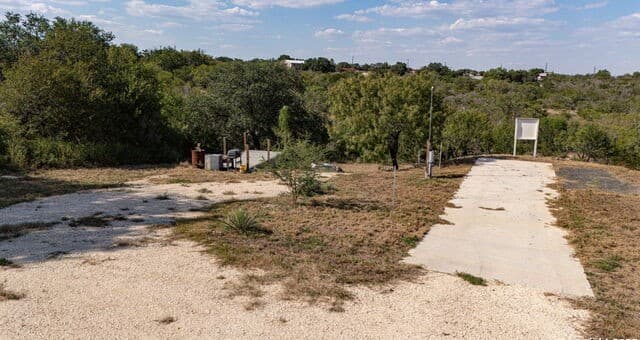 rental at 18615 Cr 5740 in Castroville, TX — photo 5