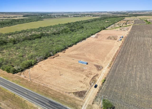 rental at 2415 Fm 1518 in St Hedwig, TX — photo 1