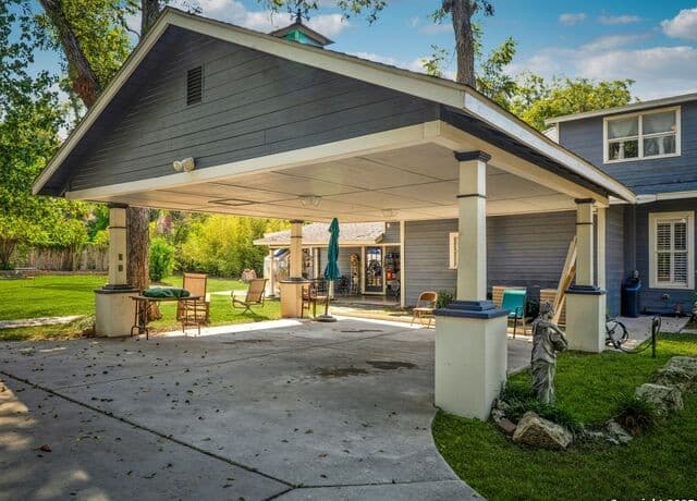 3-bedroom rental at 240 Post Avenue in San Antonio, TX — photo 4