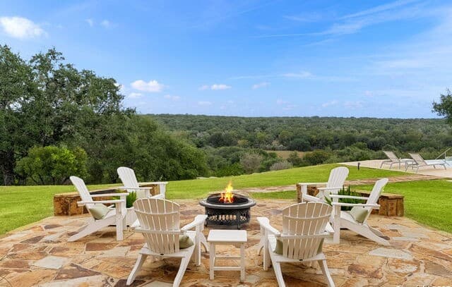 4-bedroom rental at 117 Clear Springs Drive in Boerne, TX — photo 4