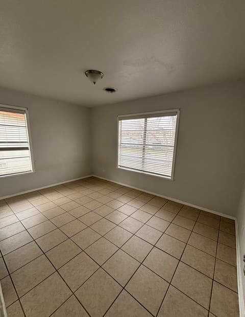 4-bedroom rental at 3338 Bob Billa in San Antonio, TX — photo 3