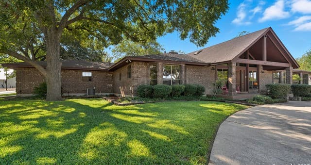 Home for sale at 400 W Person in Stockdale, TX — photo 2