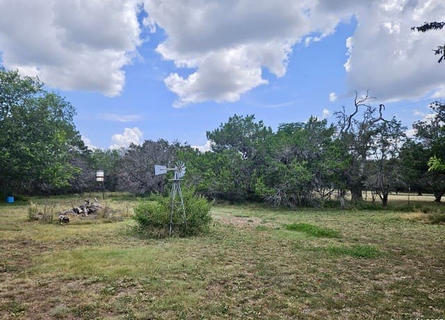 3-bedroom rental at 21 Wasp Creek Rd in Boerne, TX — photo 2