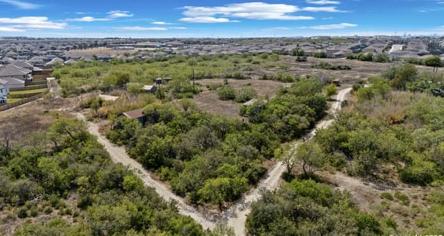 rental at 7380 Binz Engleman in Converse, TX — photo 2