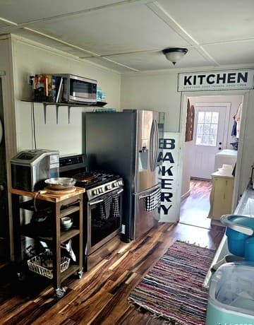 3-bedroom rental at 208 Jeff in Pleasanton, TX — photo 5