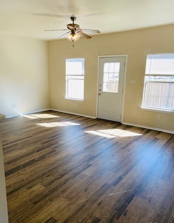 3-bedroom rental at 5754 Golf Heights Unit UNIT 2 in San Antonio, TX — photo 2
