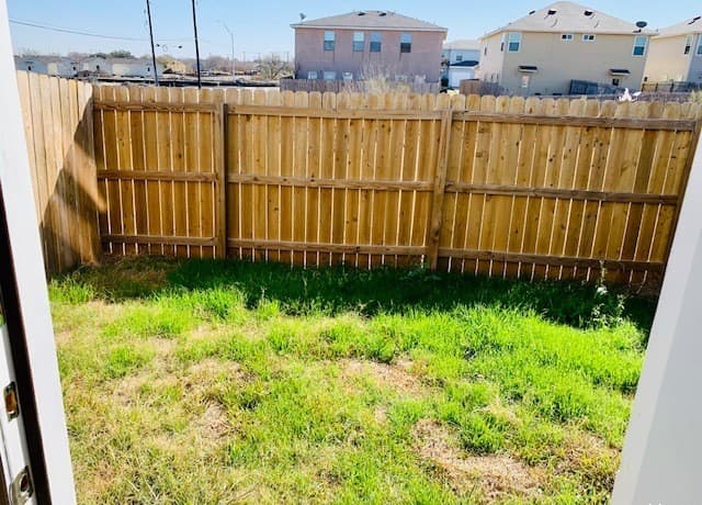 3-bedroom rental at 5754 Golf Heights Unit UNIT 2 in San Antonio, TX — photo 5