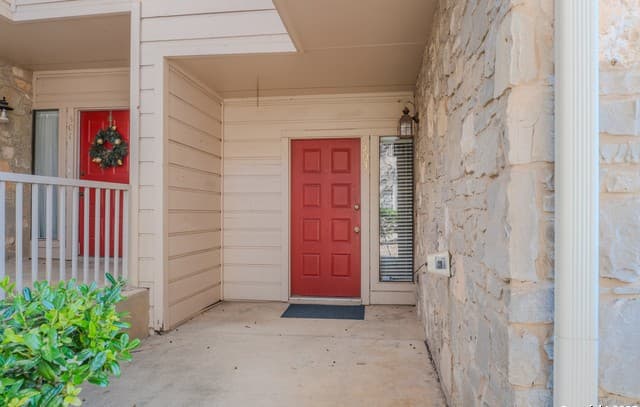 2-bedroom rental at 829 Bitters Unit APT 503 in San Antonio, TX — photo 3