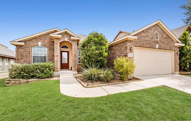 4-bedroom rental at 23702 Misty Peak in San Antonio, TX — photo 1