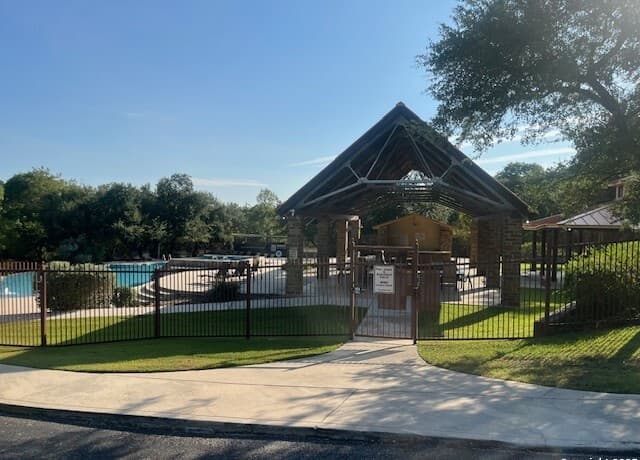 rental at 19623 Terra Mont in San Antonio, TX — photo 4