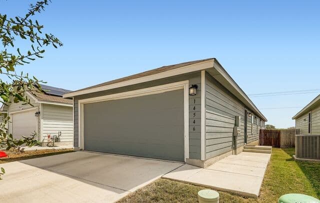 3-bedroom rental at 14546 Source Circle in San Antonio, TX — photo 2