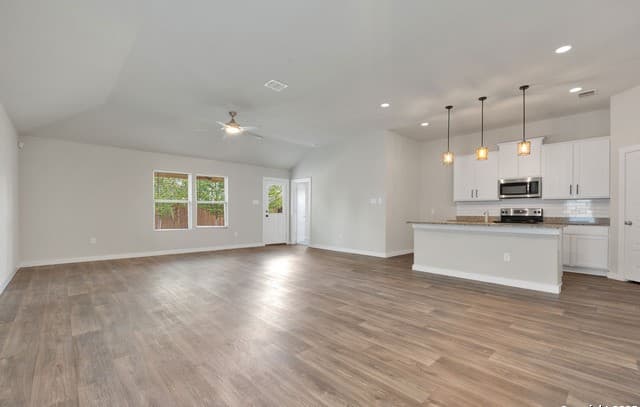4-bedroom rental at 5407 Pearl Valley in San Antonio, TX — photo 4