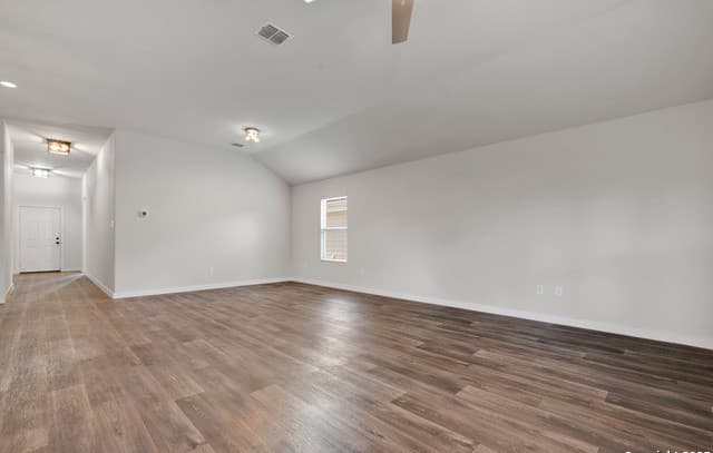 4-bedroom rental at 5407 Pearl Valley in San Antonio, TX — photo 5