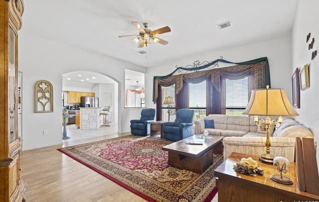 3-bedroom rental at 564 Gypsum Mine Road in Fredericksburg, TX — photo 2