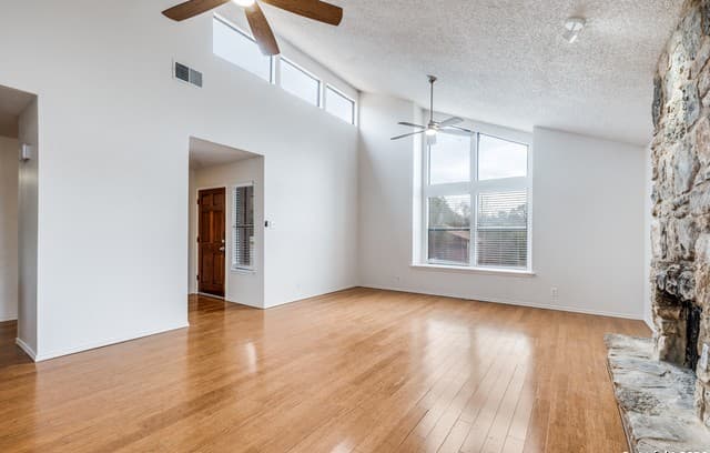 3-bedroom rental at 7543 Utsa in San Antonio, TX — photo 3