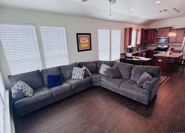3-bedroom rental at 6626 Bowie Cove in Schertz, TX — photo 3