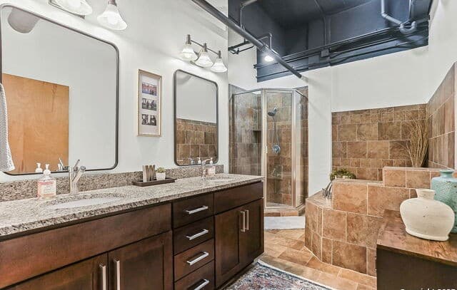 2-bedroom rental at 1339 S Flores Unit 106B in San Antonio, TX — photo 4