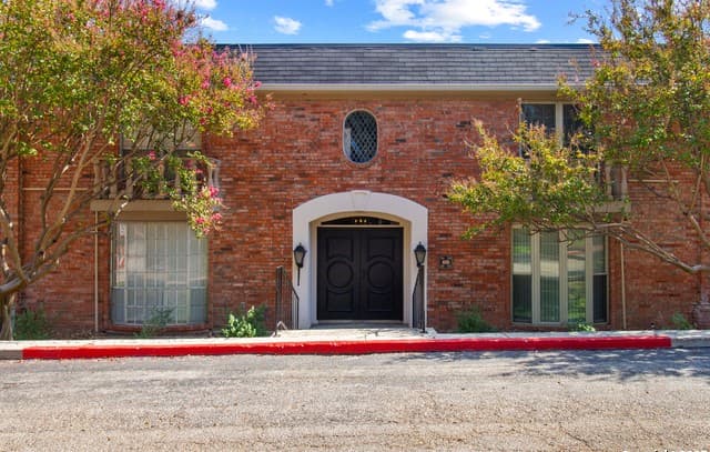 3-bedroom rental at 7500 Callaghan Rd Unit 336 in San Antonio, TX — photo 2
