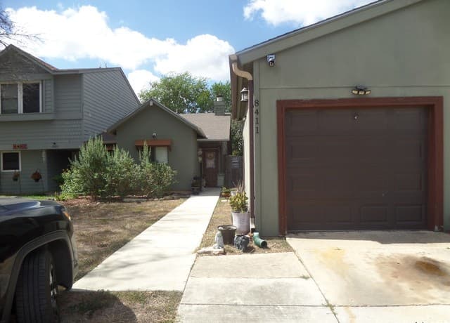 3-bedroom rental at 8411 Forest Ridge in San Antonio, TX — photo 1