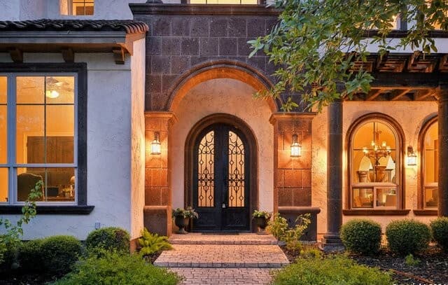 4-bedroom rental at 139 Palmilla Ct in San Antonio, TX — photo 2