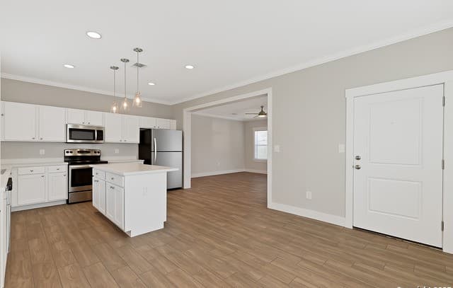 4-bedroom rental at 611 Rudolph in San Antonio, TX — photo 2