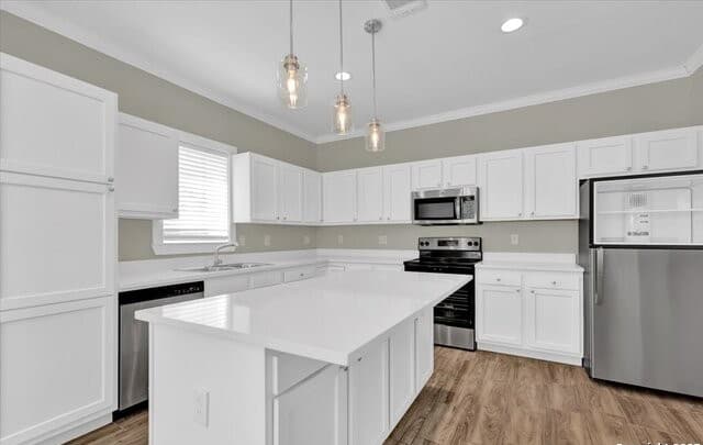 4-bedroom rental at 611 Rudolph in San Antonio, TX — photo 5