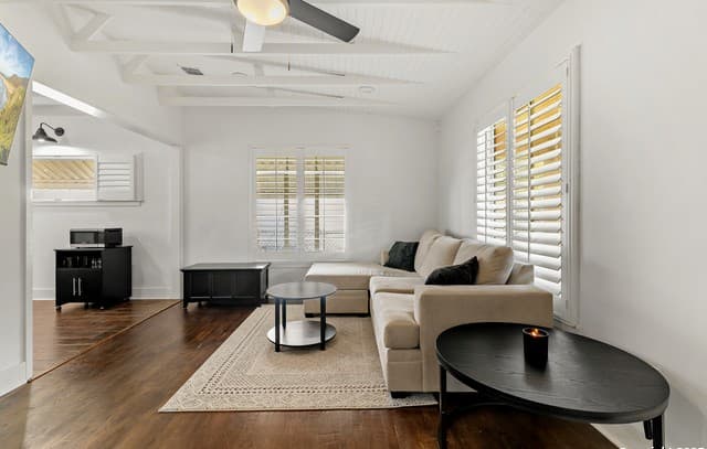 2-bedroom rental at 204 Carolina in San Antonio, TX — photo 4