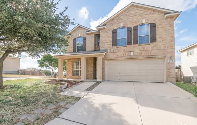 4-bedroom rental at 634 Kate Schenck in San Antonio, TX — photo 1