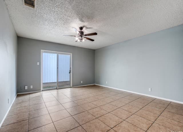 3-bedroom rental at 7727 Chatsworth in San Antonio, TX — photo 2